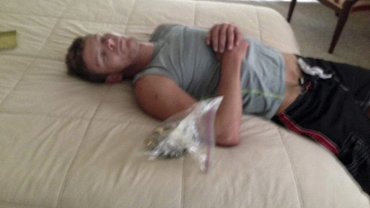 Florida Man Breaks Into House… Steals Jewelry and 40 Winks