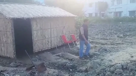 The mysterious pond transforms into a hut.